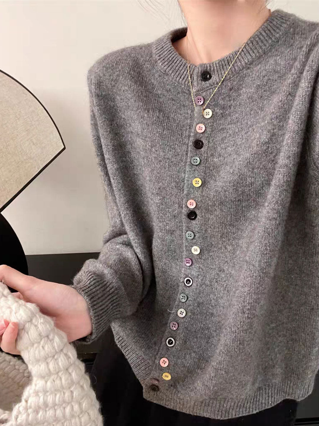 Vana | Timeless Buttoned Cardigan