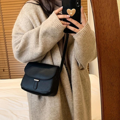 Sophia Vintage Charm | Chic Saddle Crossbody Bag