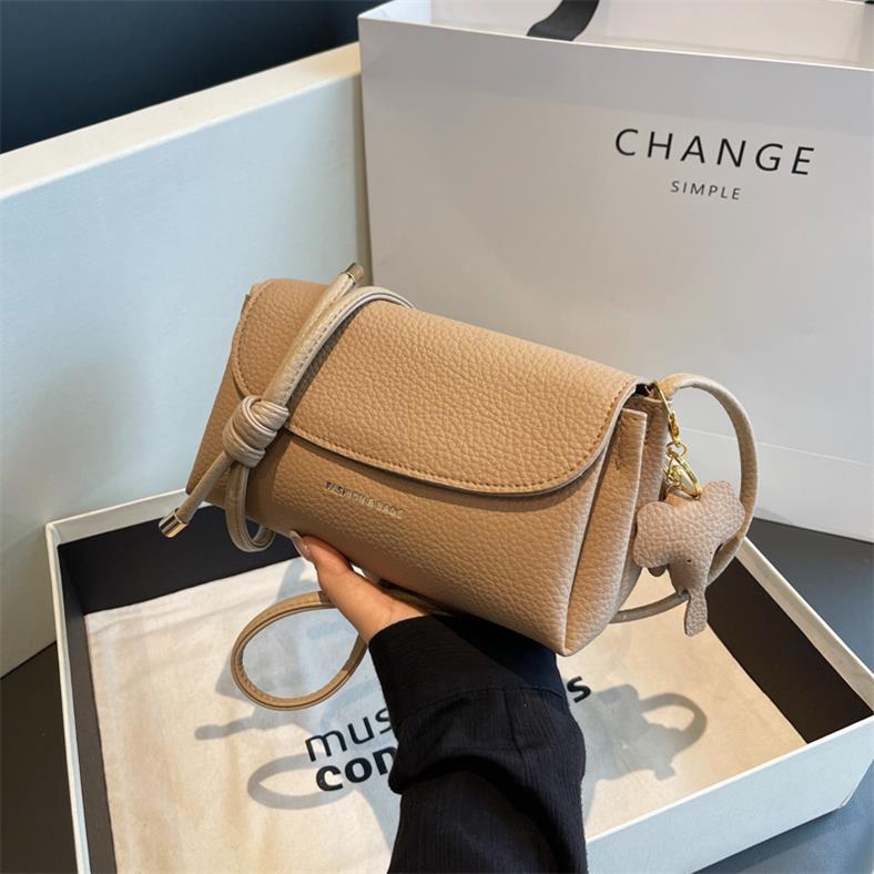 Avery Vintage Charm | Chic Handbag