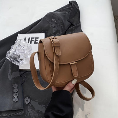 Sophia Vintage Charm | Chic Saddle Crossbody Bag