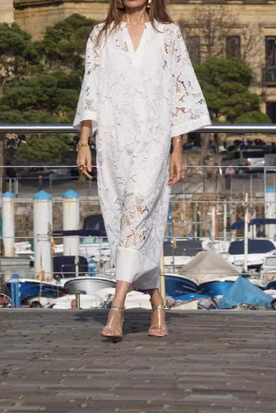 Isabella | Elegant Flowing Lace Dress