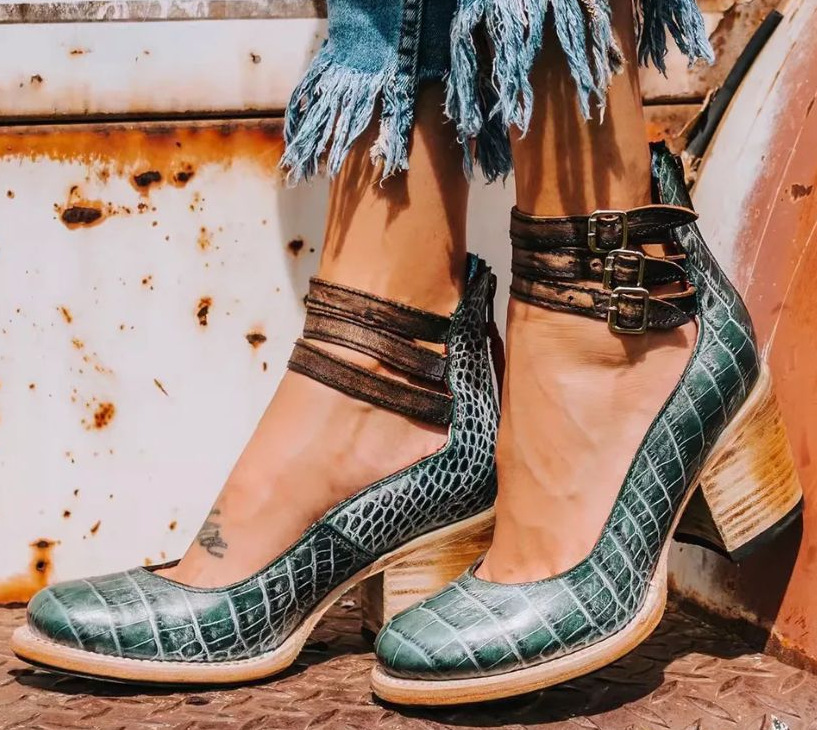 Ginevra | Heels with Straps and Wide Heel